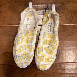 Vionic“Malibu” shoes in lemon 🍋 print